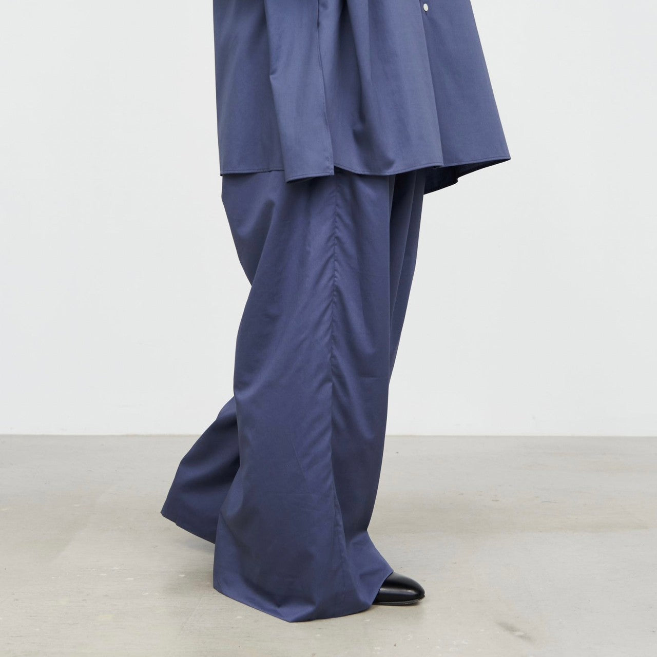 Silicon Poplin Two Tuck Wide Pants