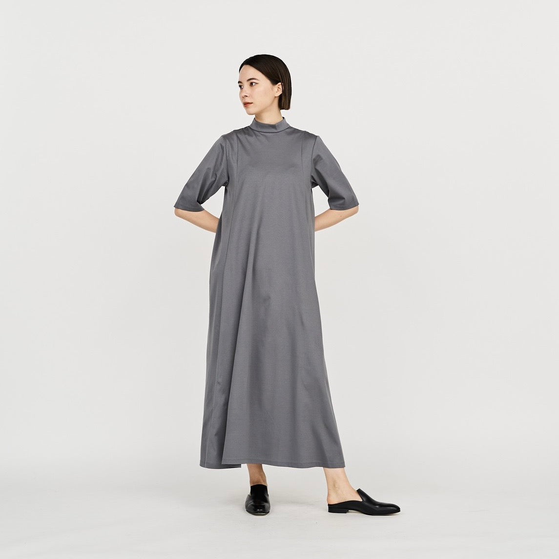 BASIC] Fine Smooth Mock Neck Panel Line Dress – Graphpaper